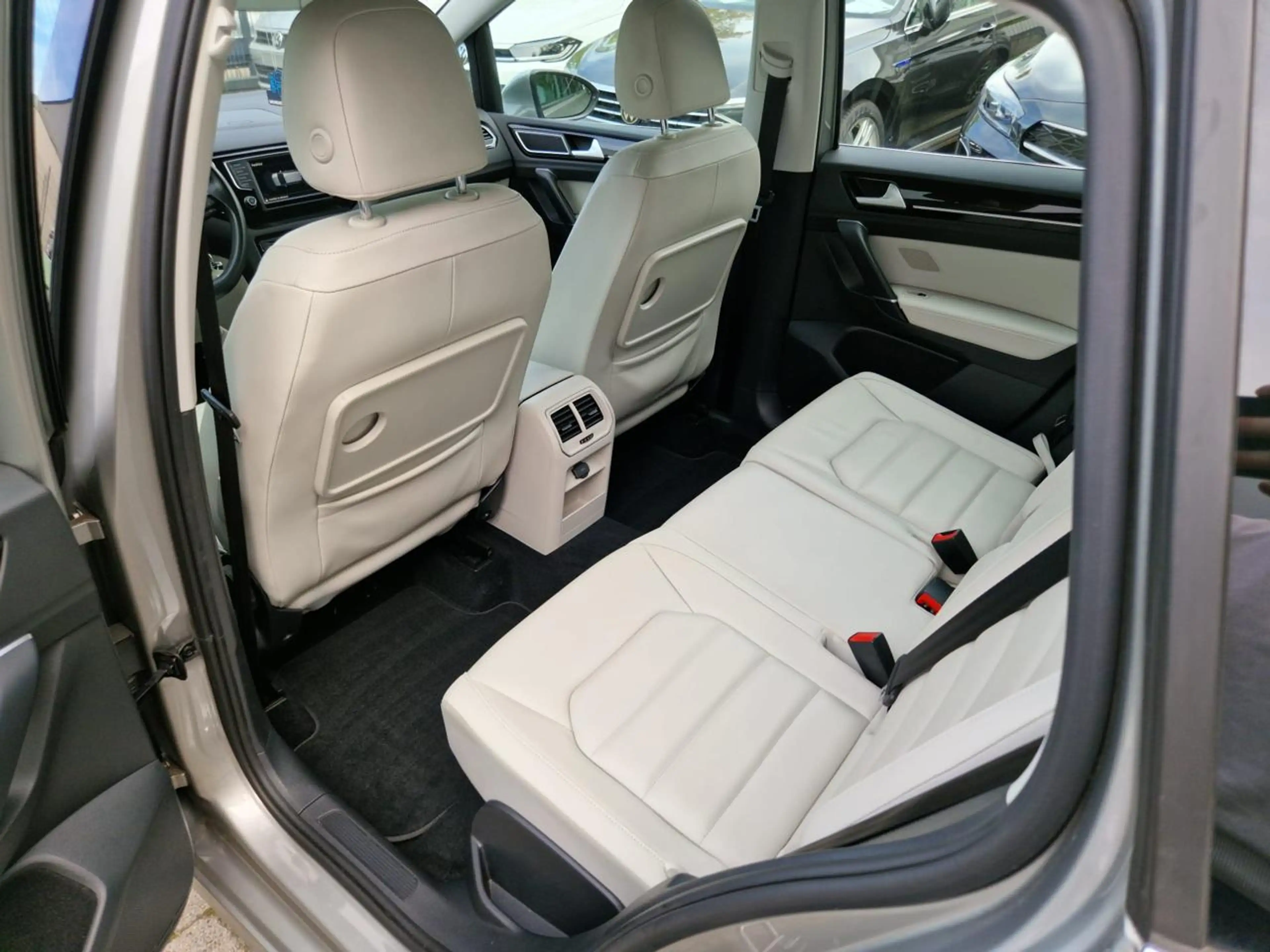Volkswagen Golf Sportsvan 1.4 TSI Highline — photo 14