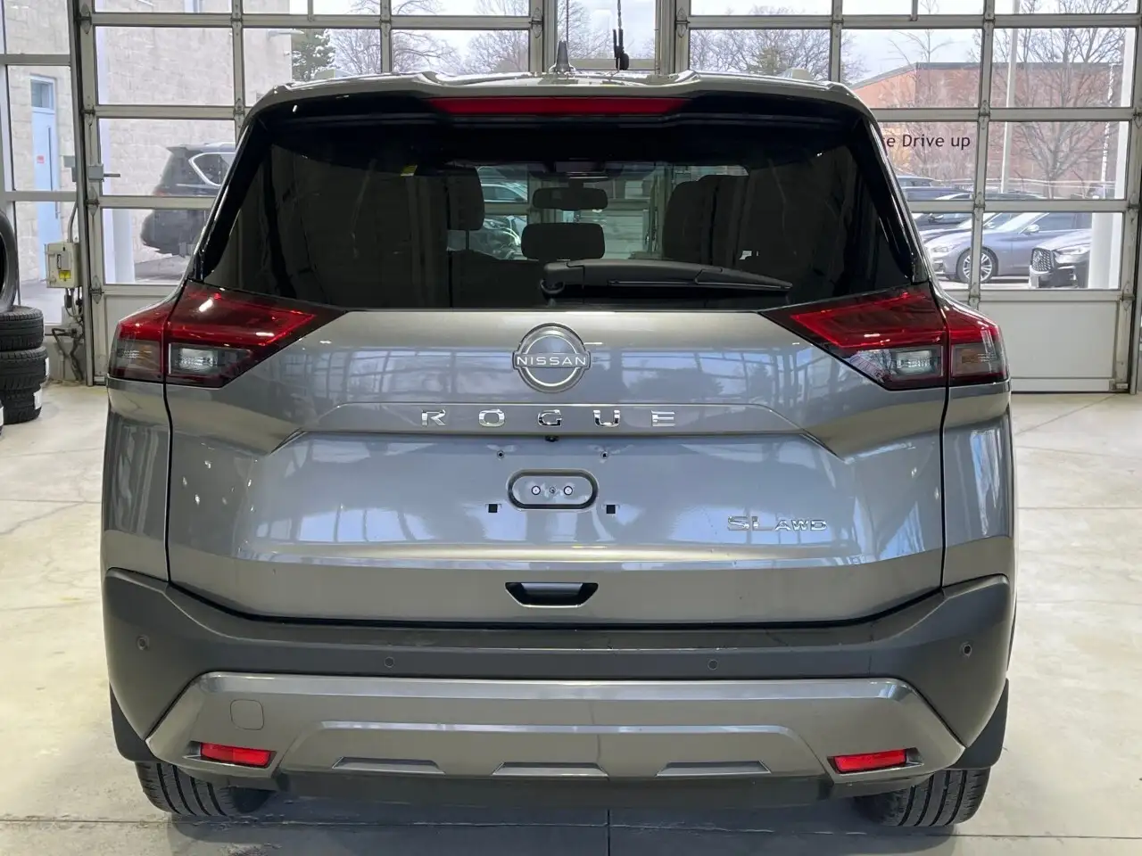 Nissan Rogue снимка Nissan Rogue