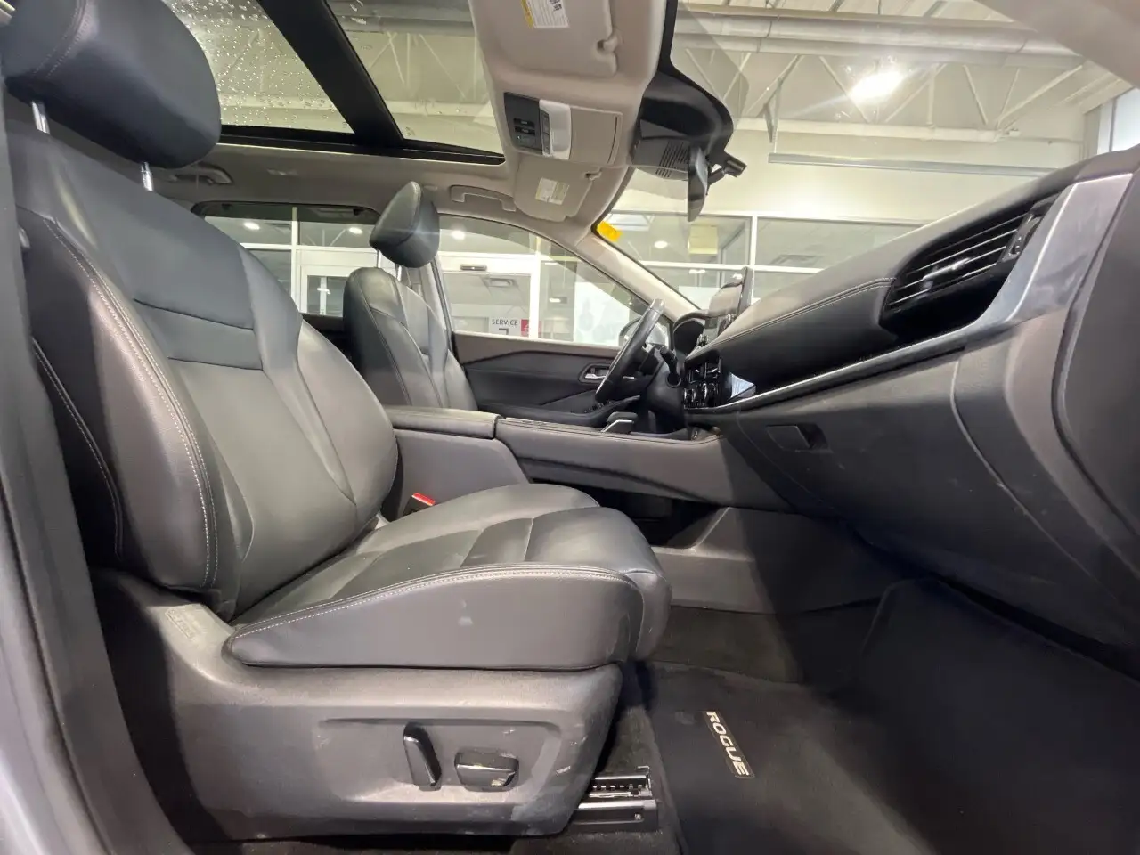 Nissan Rogue снимка Nissan Rogue