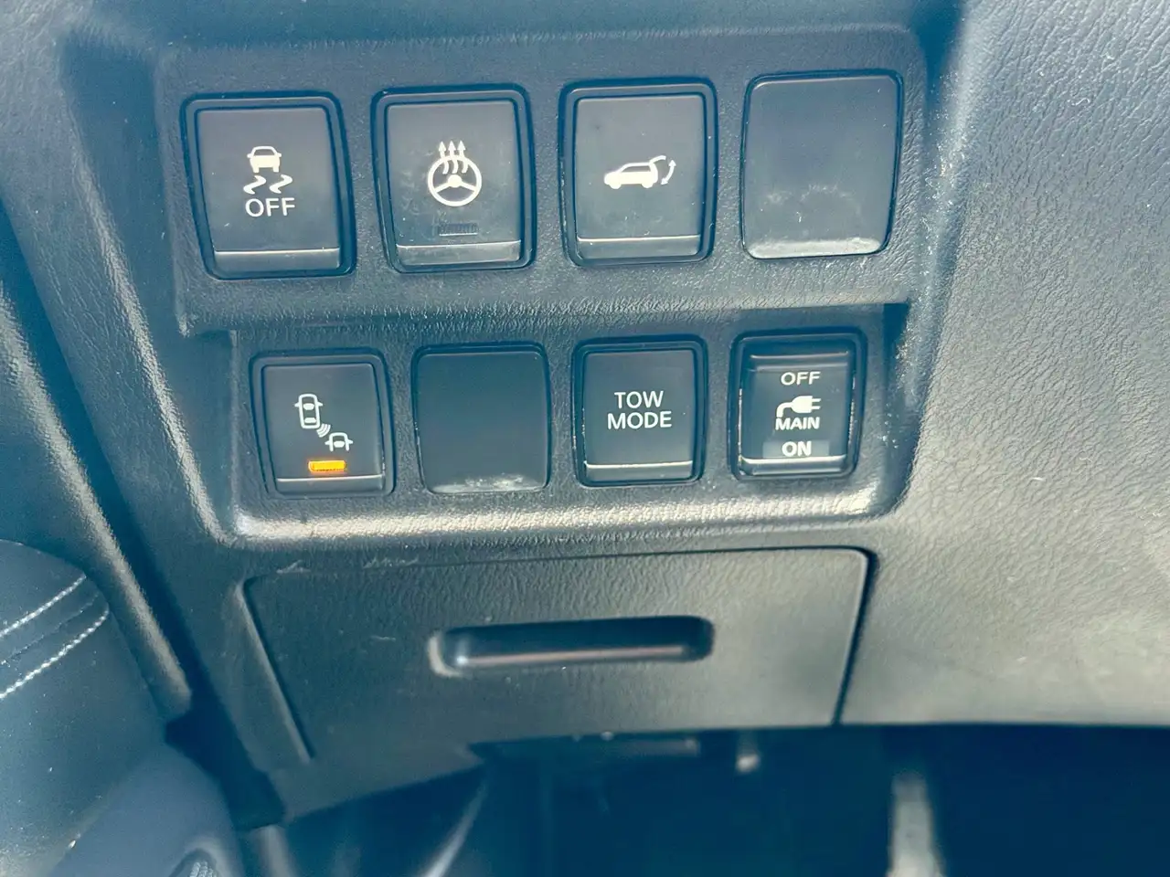 Nissan Pathfinder снимка Nissan Pathfinder