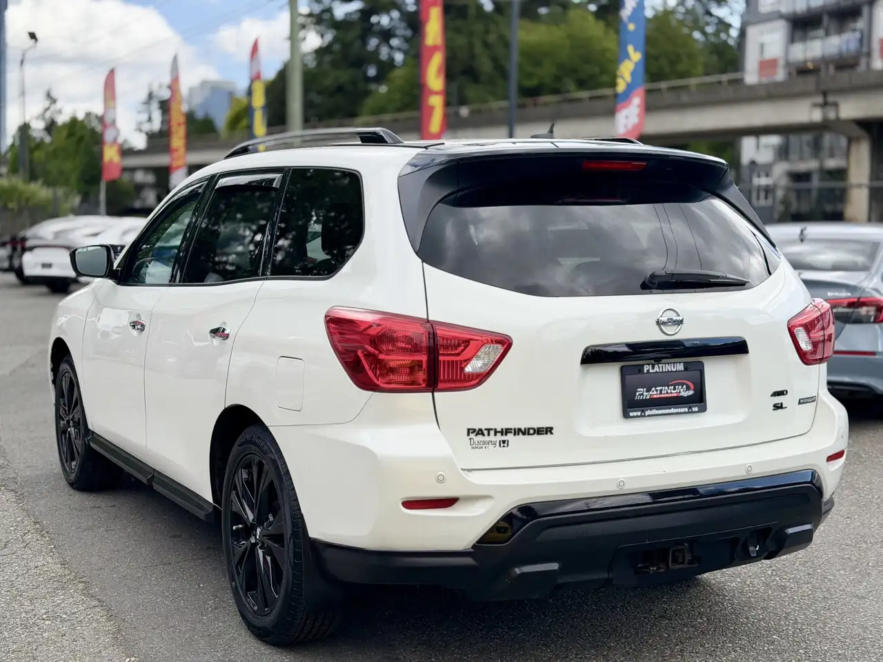 Nissan Pathfinder снимка Nissan Pathfinder