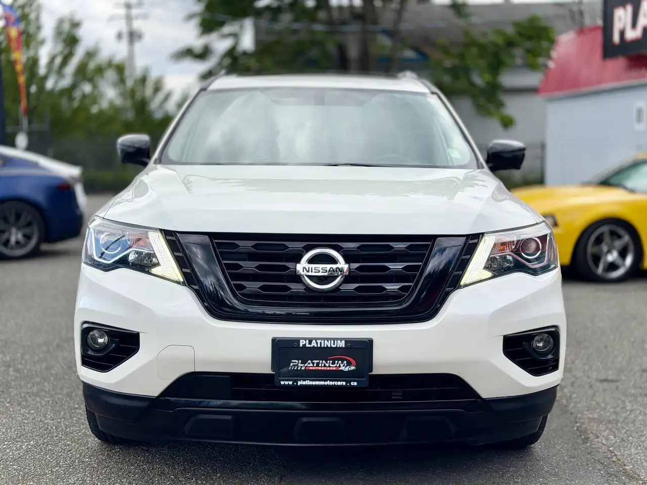 Nissan Pathfinder снимка Nissan Pathfinder