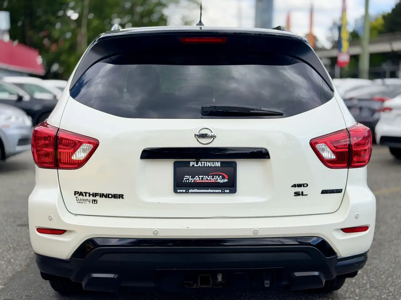 Nissan Pathfinder снимка Nissan Pathfinder