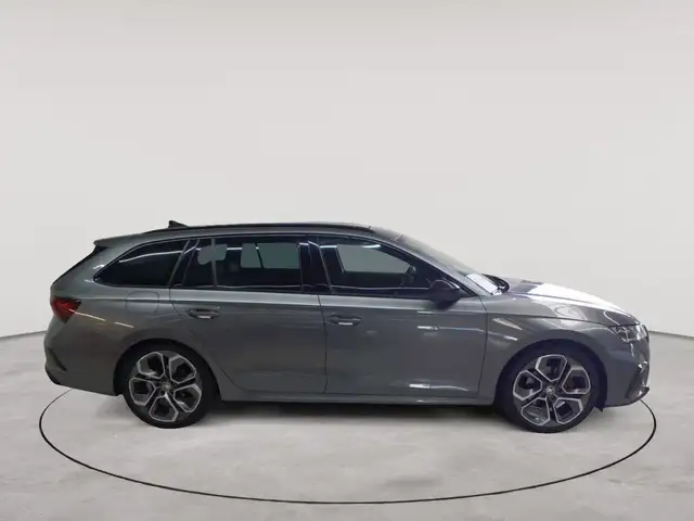 Skoda Octavia view 3