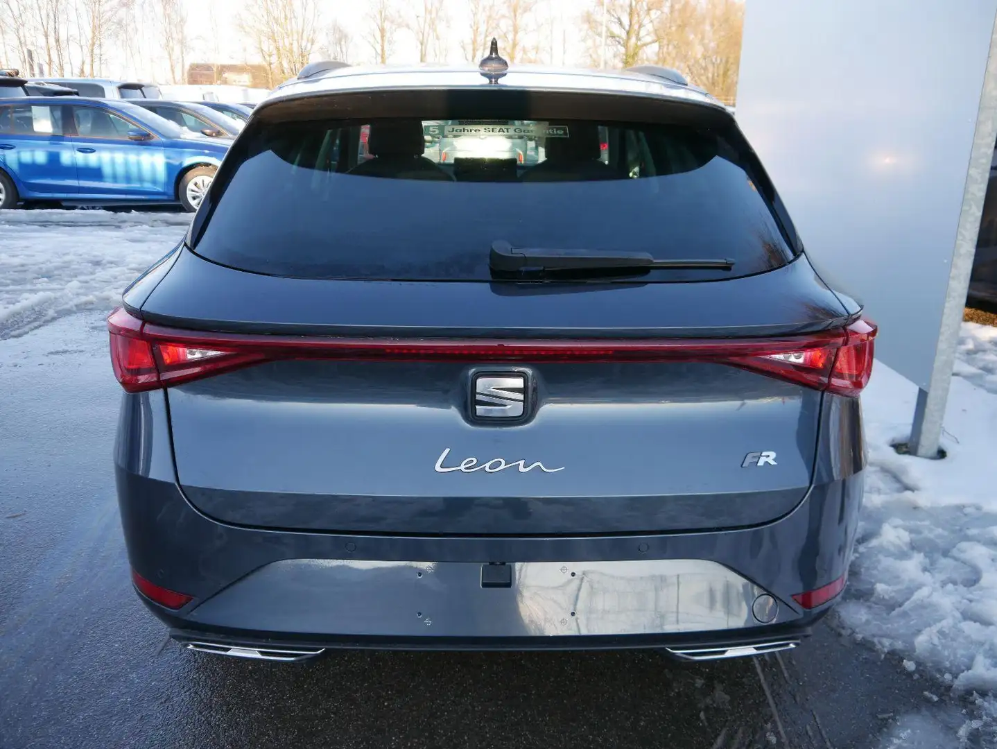 SEAT Leon Sportstourer FR 1.5 eTSI Kombi DSG*AHK-SCHWENKB... Grau - 2