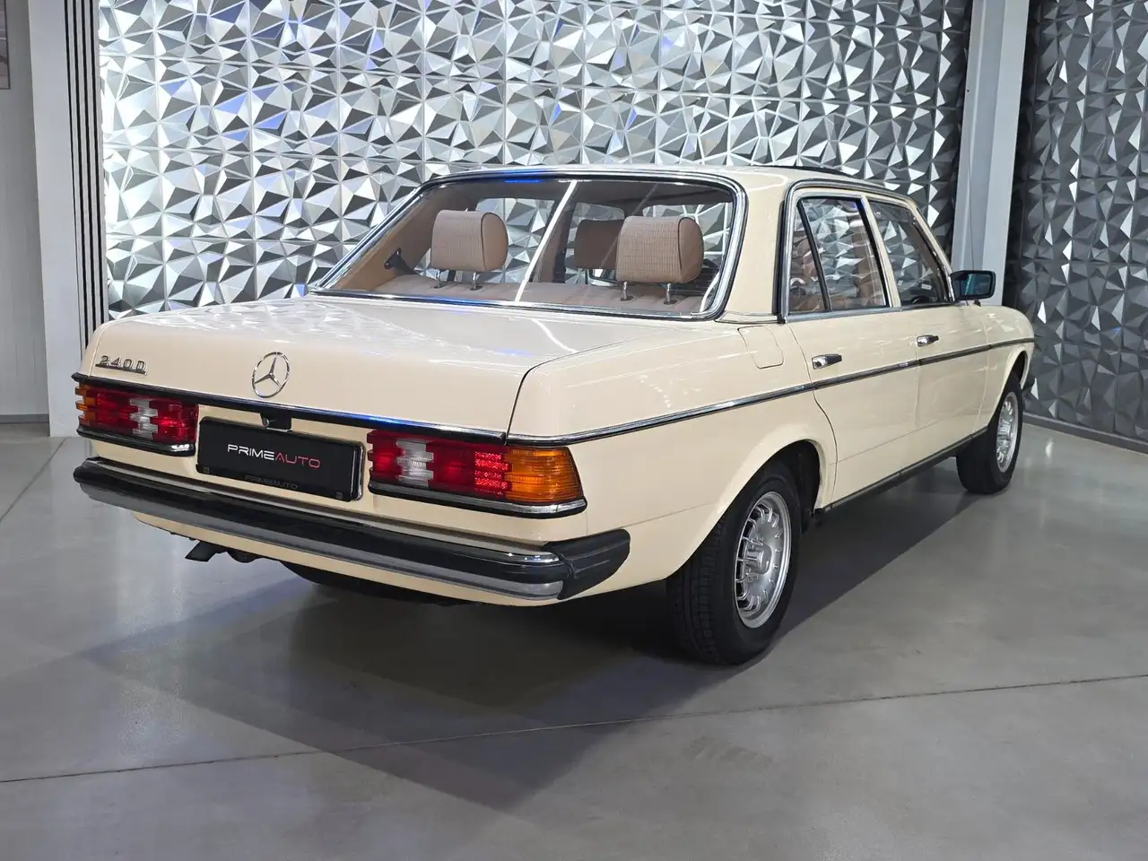 Mercedes-Benz 240 D Oldtimer H Kennzeichen, foto 4