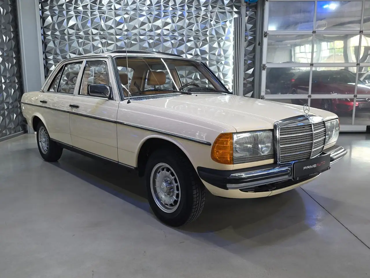 Mercedes-Benz 240 D Oldtimer H Kennzeichen, foto 3