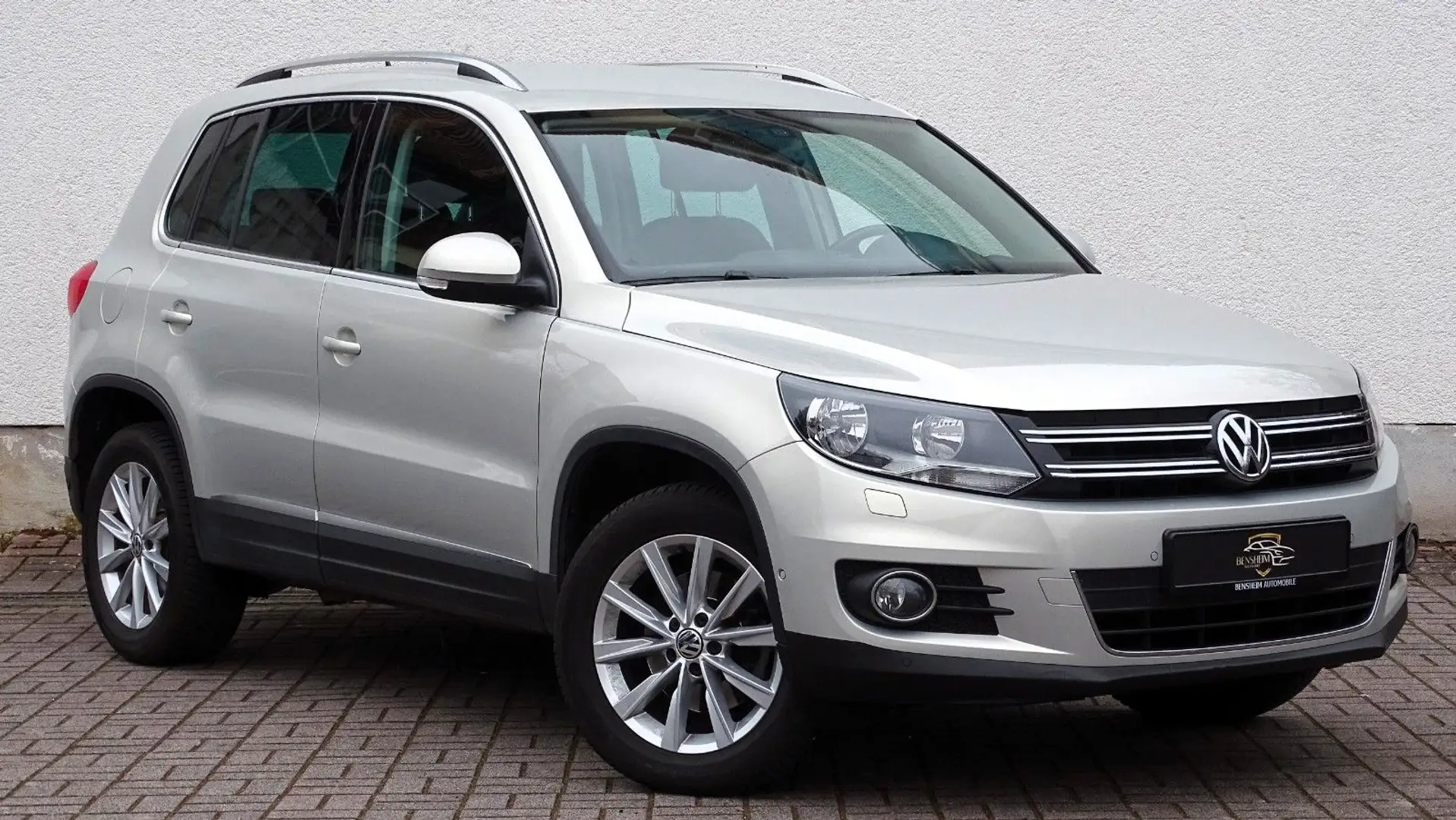 Volkswagen Tiguan Sport & Style BMT|1.Hand|AHK|SHZ|PDC|AUX| Silber - 1