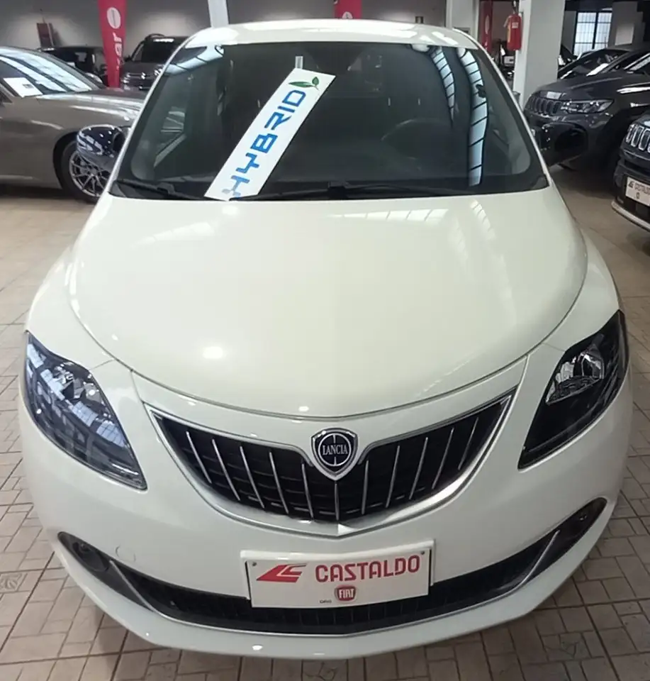 Lancia Ypsilon