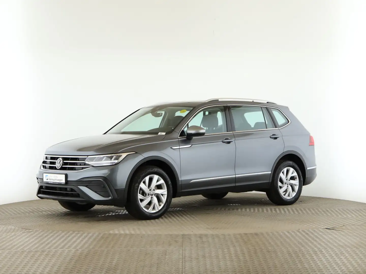 Volkswagen Tiguan Allspace 2.0 TDI Life *Pano*LED*RFK*Navi* Grau - 2