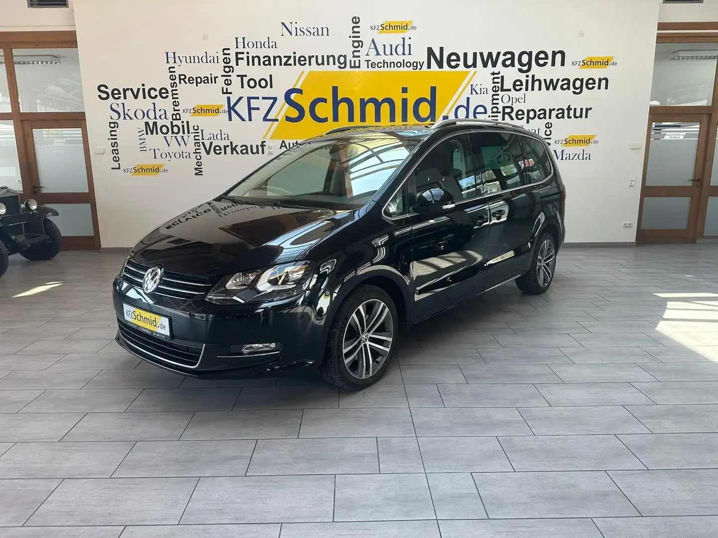 Volkswagen Sharan 2.0 TDI Highline BMT*AHK*4Motion*7 Sitze Schwarz - 1