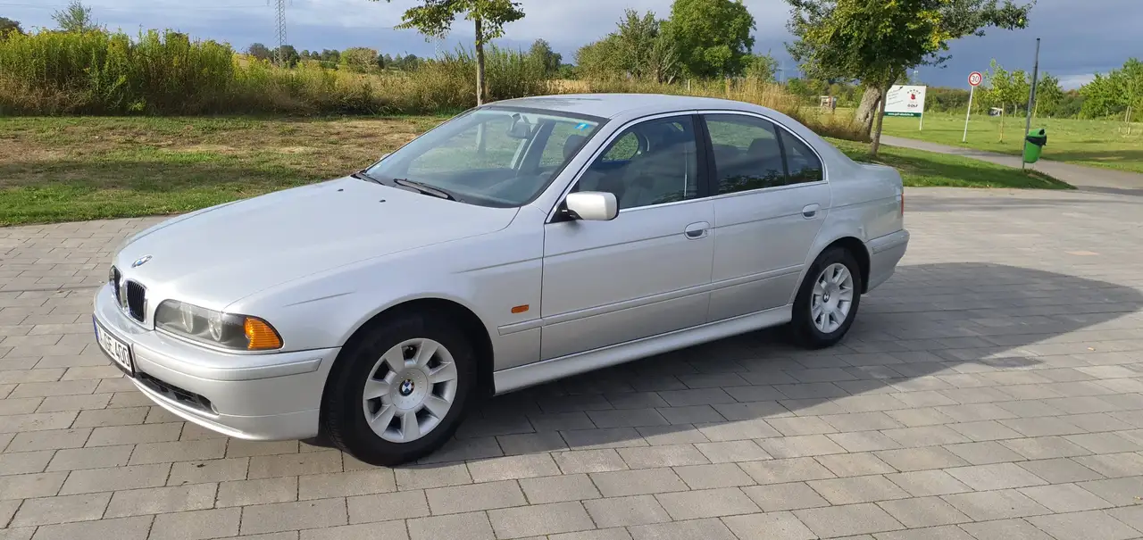BMW 520i, foto 1