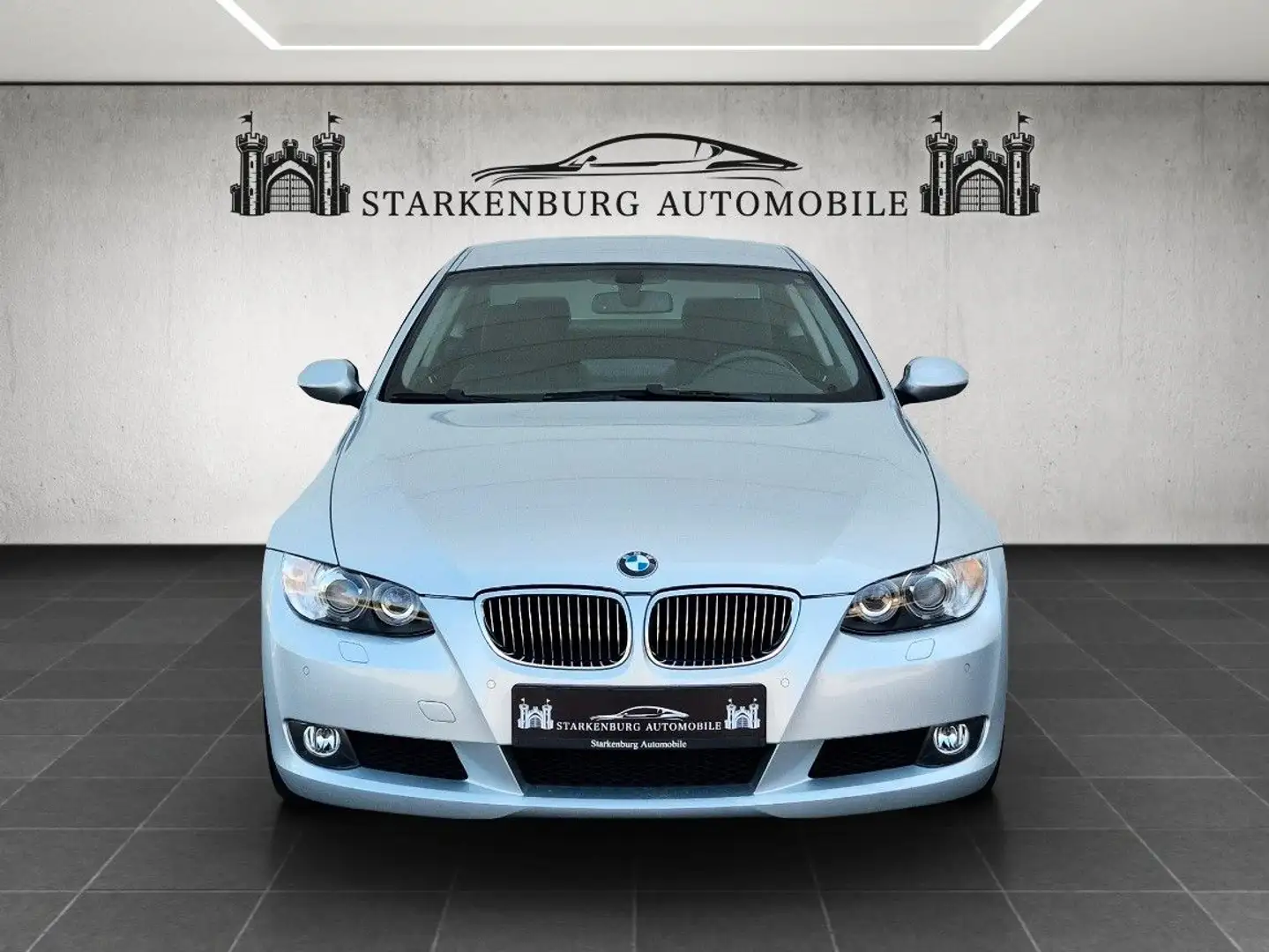 BMW 325 i xDrive Coupe/1.Hand/Carplay/Xenon/Navi Argent - 2
