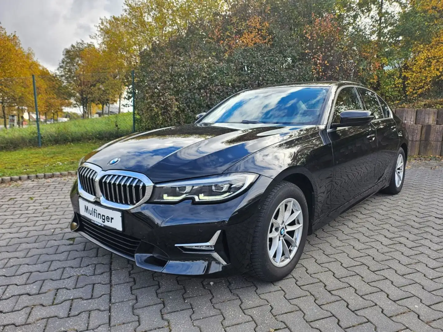 BMW 320 i Sports.Leder LiveProf.Glasd.AHK Finanz.294 Schwarz - 2