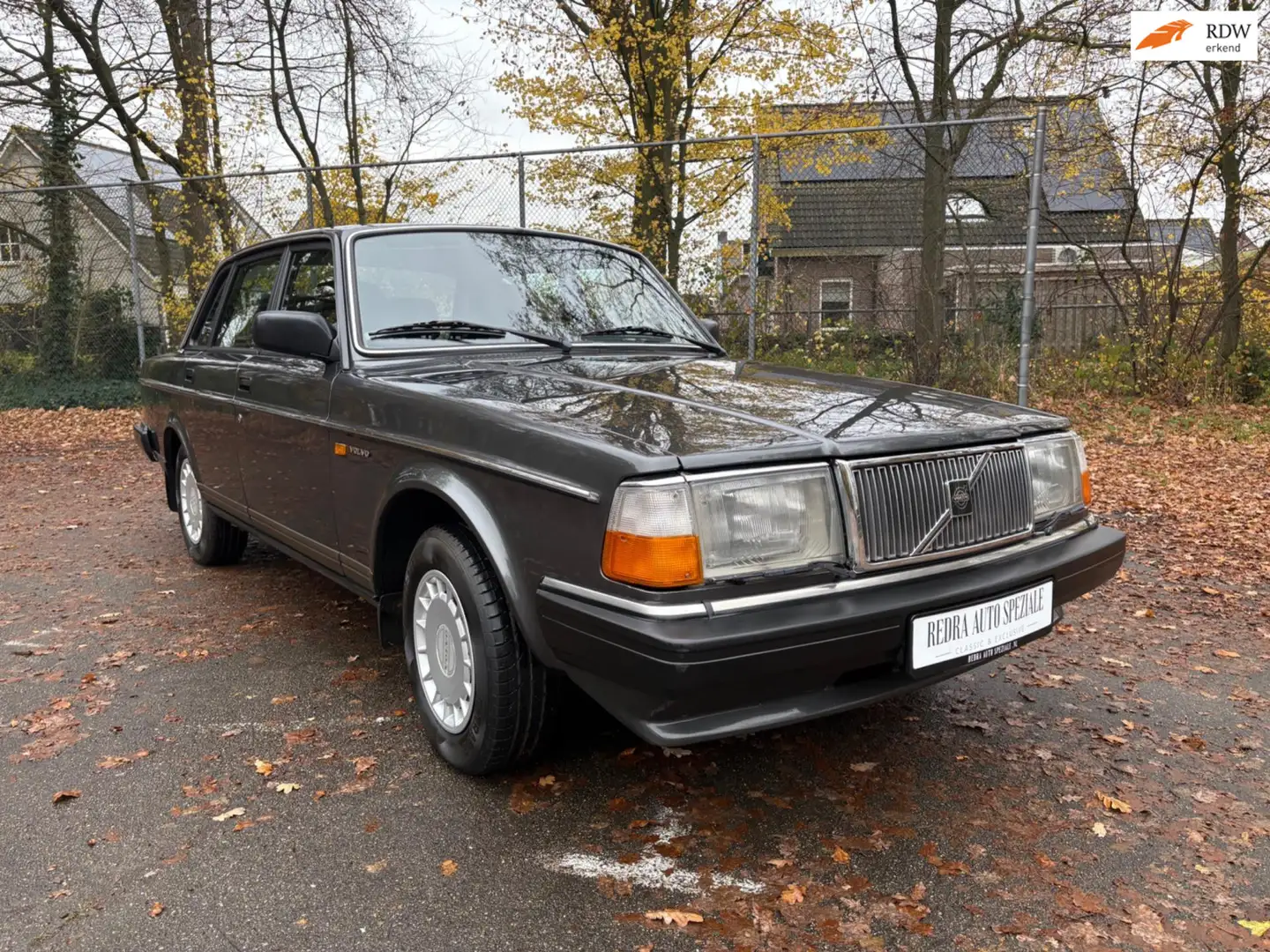 Volvo 240 2.0 GL, automaat, 43.000 km aantoonbaar, 1ste lak, Šedá - 1