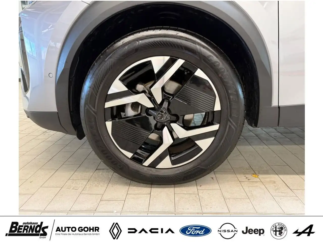 Peugeot 2008 PureTech 130 EAT8 Allure AUTOMATIK PDC R-KAM SHZ 26