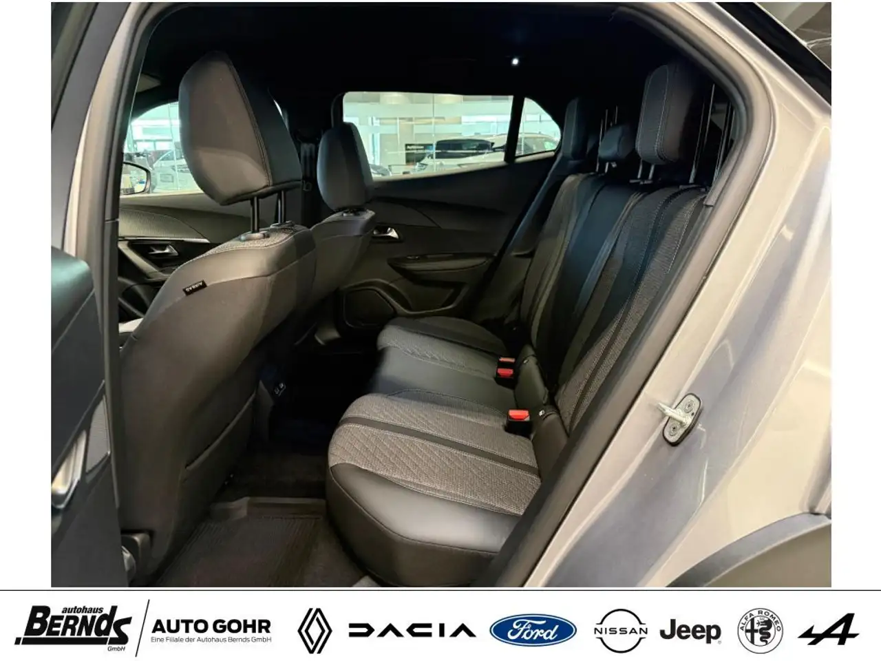 Peugeot 2008 PureTech 130 EAT8 Allure AUTOMATIK PDC R-KAM SHZ 9