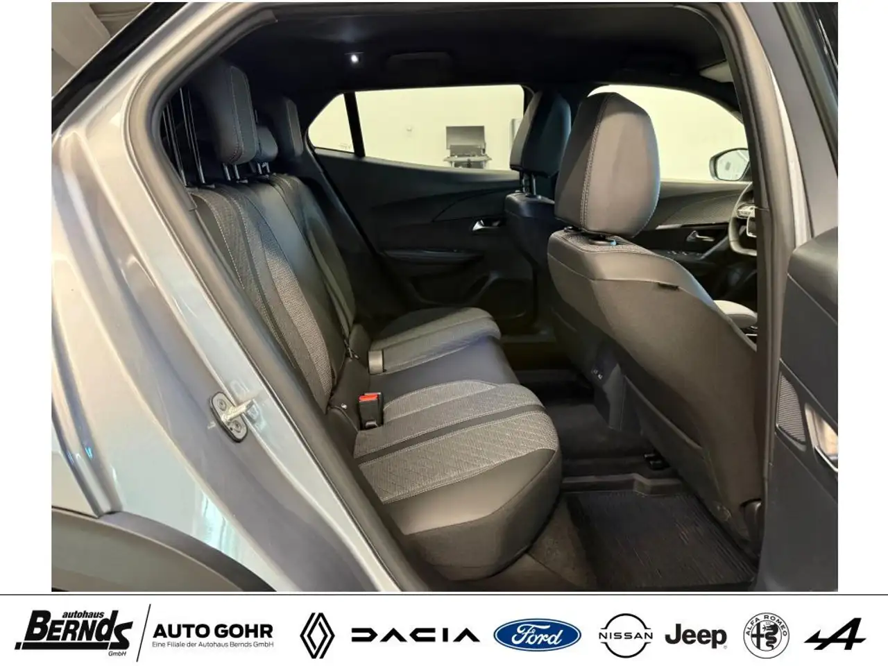 Peugeot 2008 PureTech 130 EAT8 Allure AUTOMATIK PDC R-KAM SHZ 4