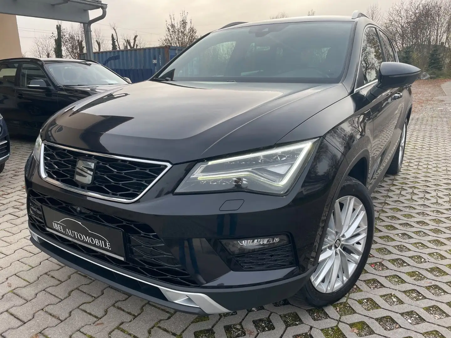 SEAT Ateca 2.0TDI DSG Xcellence 4Drive AHK LED ACC Schwarz - 1