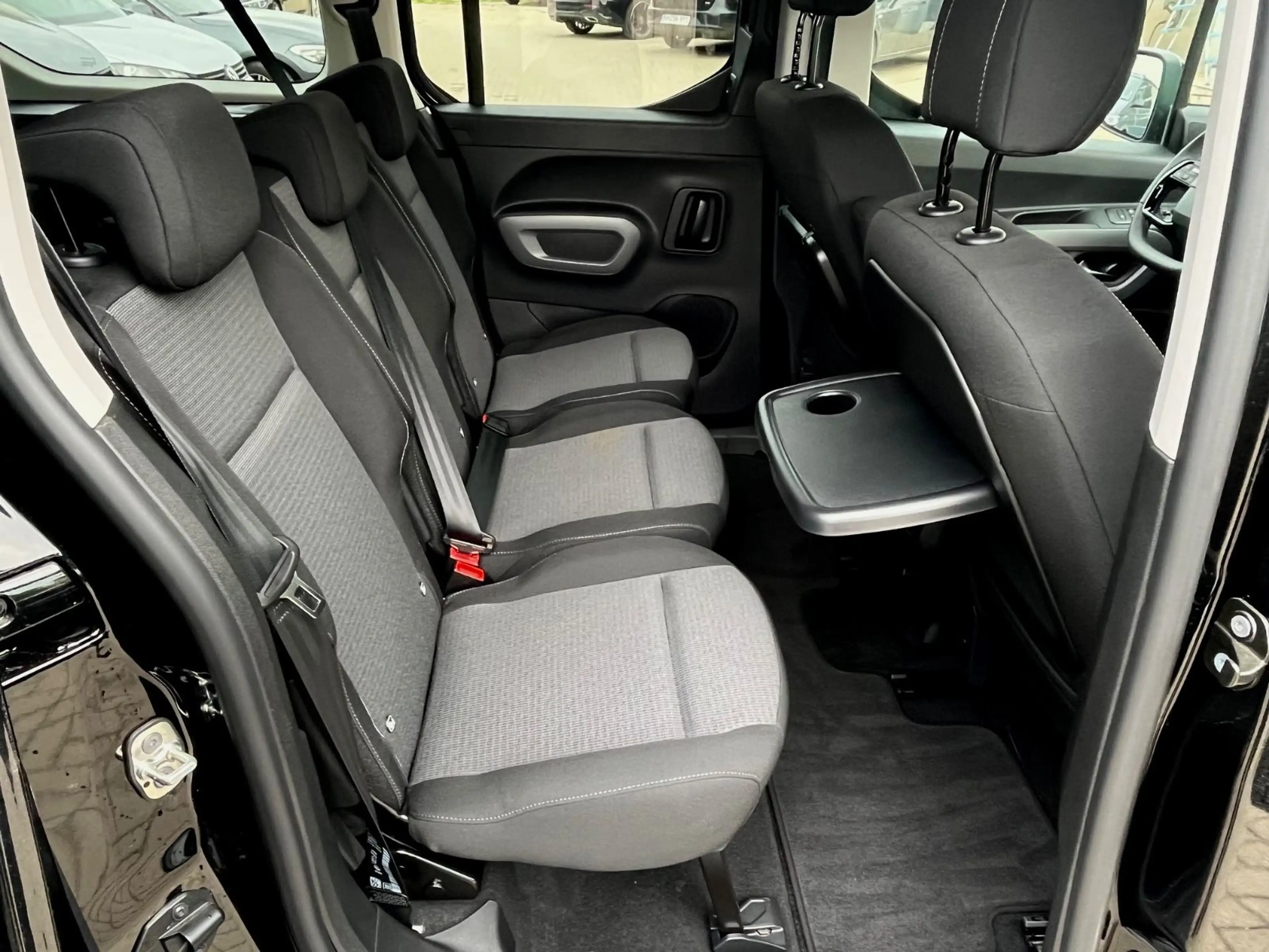 Toyota Proace Verso L2 Teamplayer,7Sitzer,AHK,ACC — photo 12
