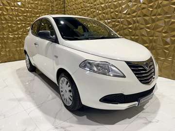 Ypsilon 1.2 69 CV 5 porte Silver
