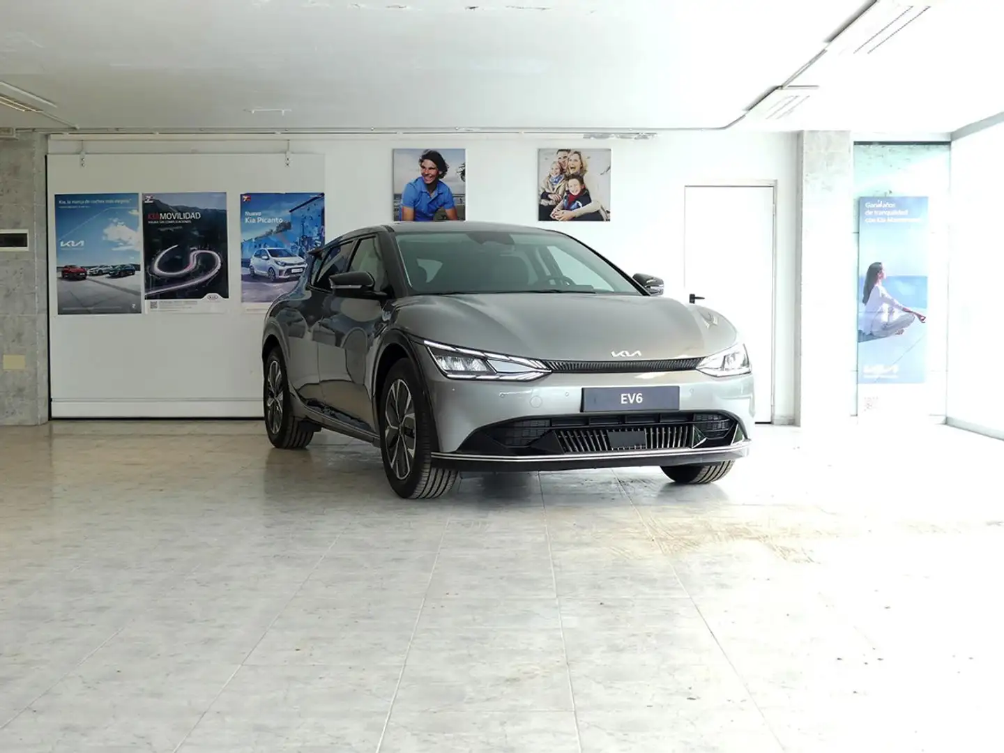 Kia EV6 BEV 77KWH 168KW AIR RWD AUTO 229 5P Gris - 1