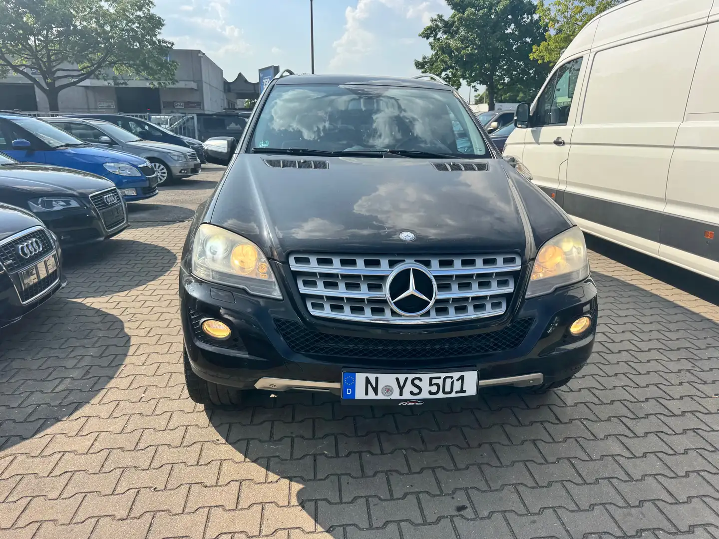 Mercedes-Benz ML 320 ML 320 CDI (164.122). unfall links. Schwarz - 1