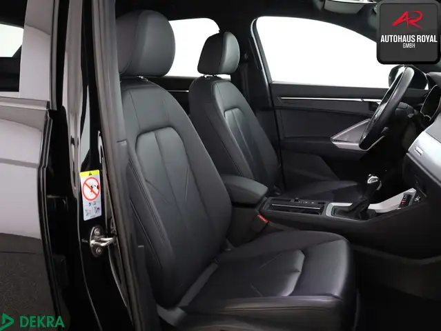 Audi Q3 view 11