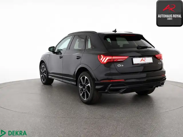 Audi Q3 view 3