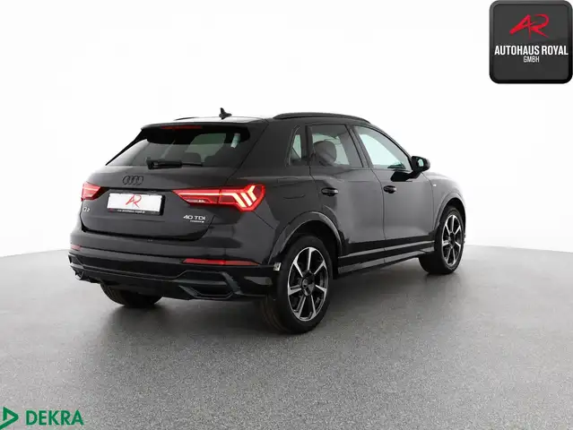 Audi Q3 view 5