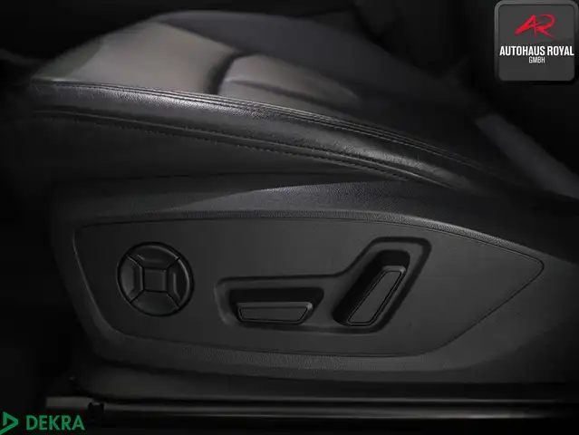 Audi Q3 view 12