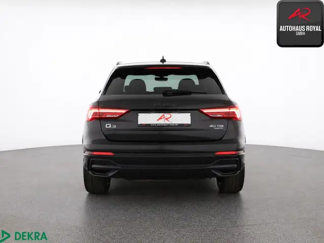Audi Q3 view 4