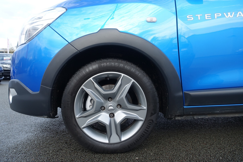 Dacia Lodgy Stepway 1.2 TCe 7-Sitzer Navi Sitzheizung — photo 10