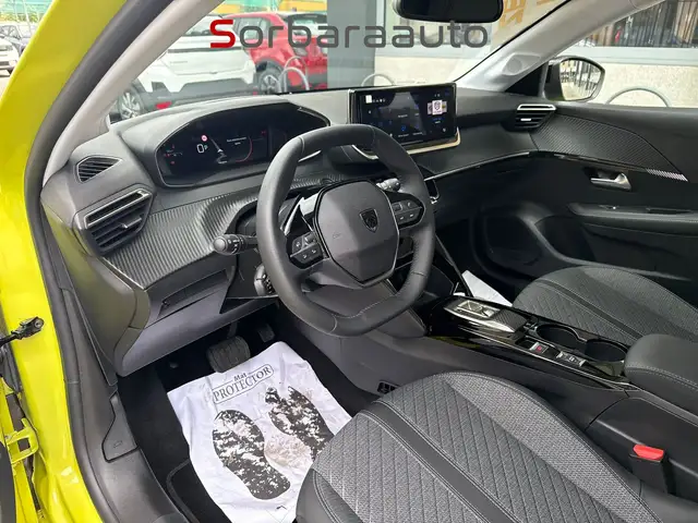Peugeot 208 view 12