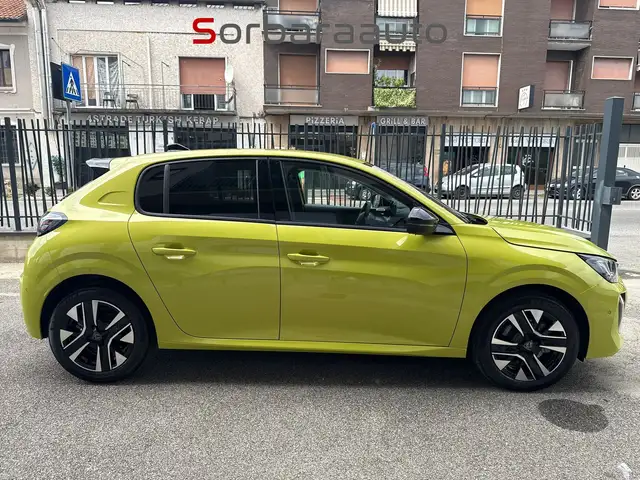 Peugeot 208 view 6