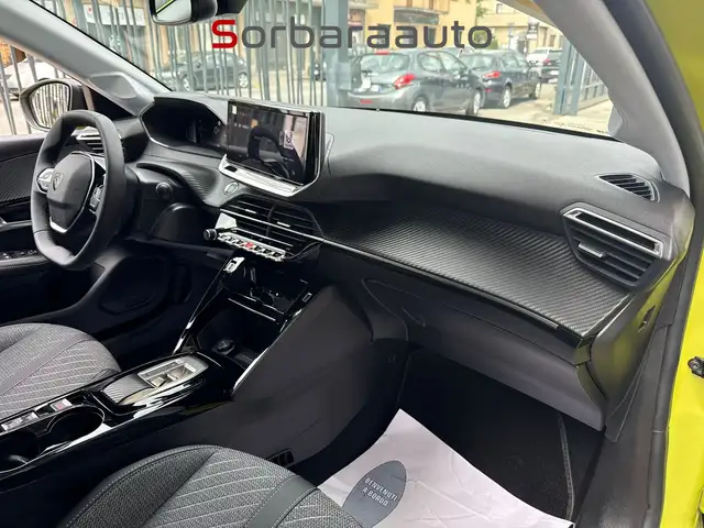 Peugeot 208 view 13