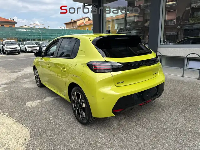 Peugeot 208 view 3