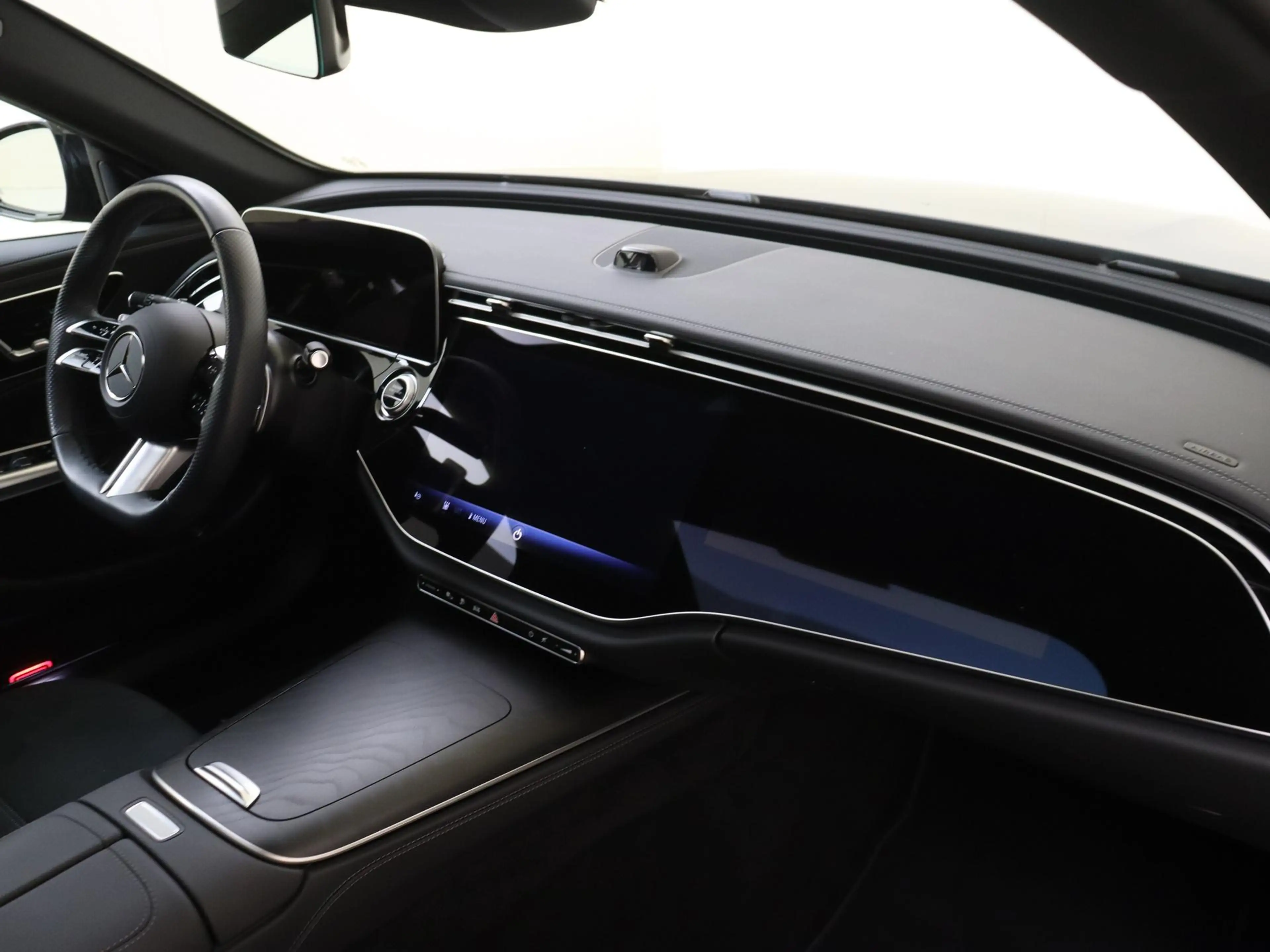 Mercedes-Benz E 300 Estate e Sport Edition /Panoramadak /Memory /Super — photo 3