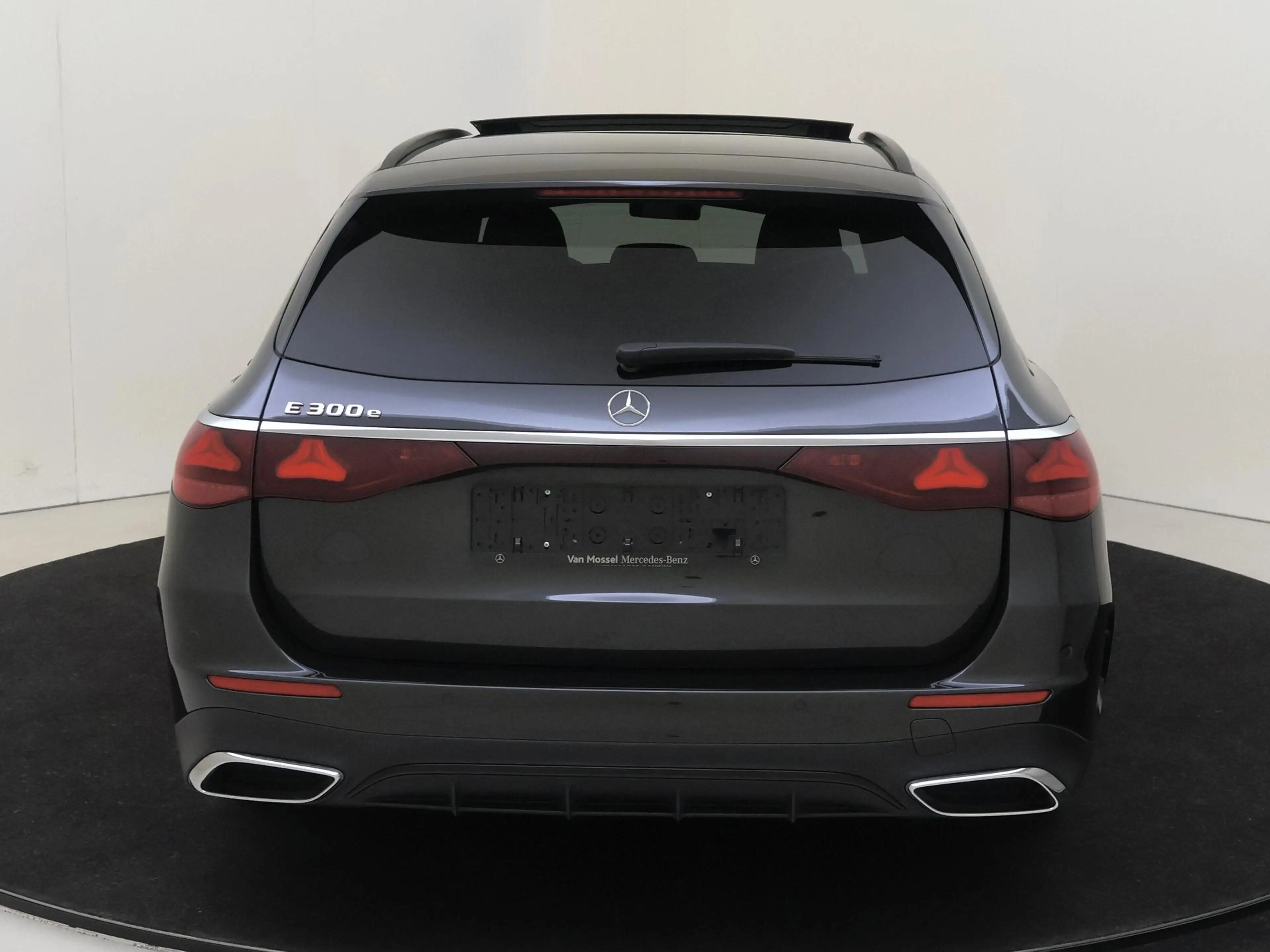 Mercedes-Benz E 300 Estate e Sport Edition /Panoramadak /Memory /Super — photo 7