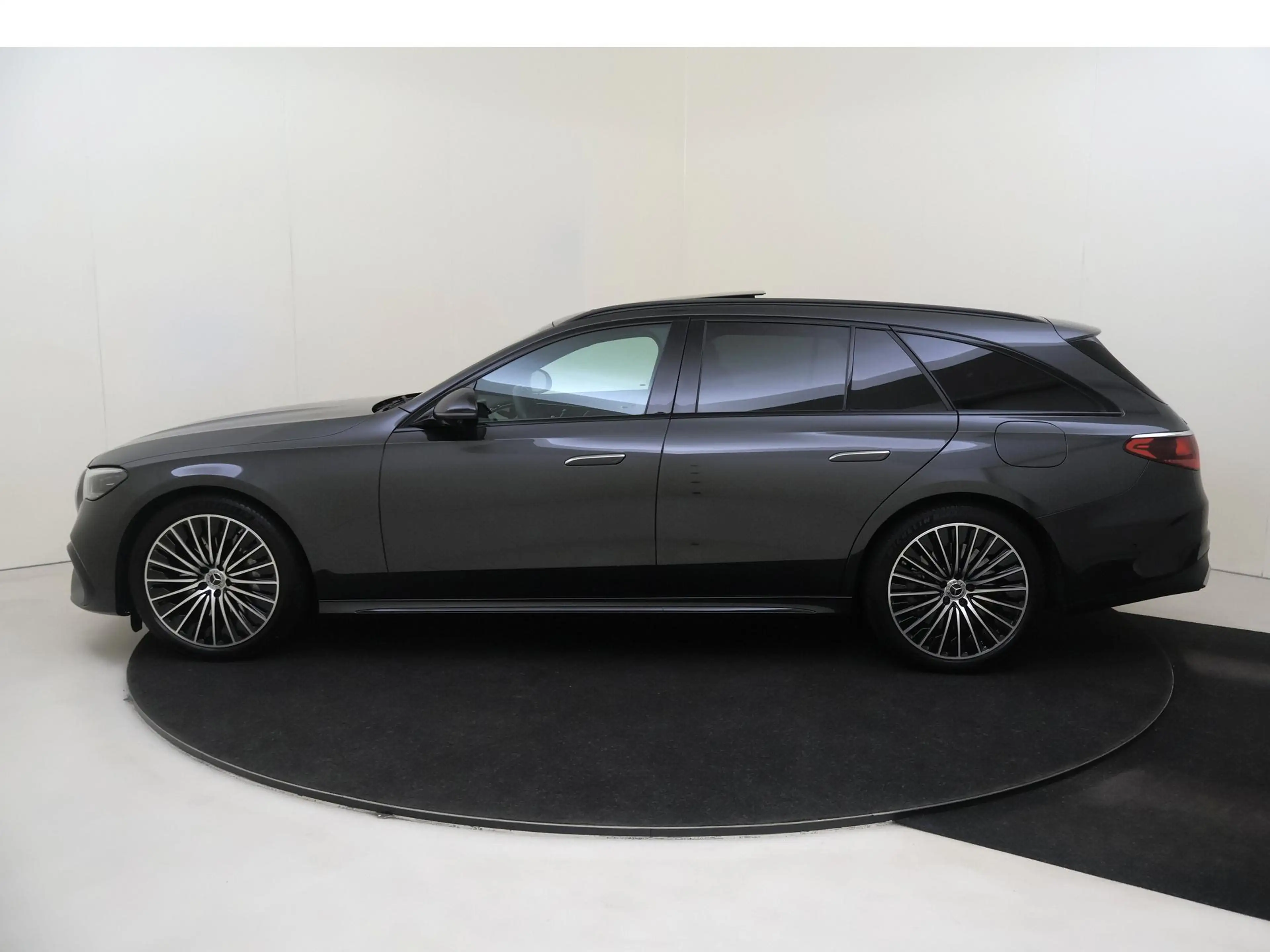 Mercedes-Benz E 300 Estate e Sport Edition /Panoramadak /Memory /Super — photo 8