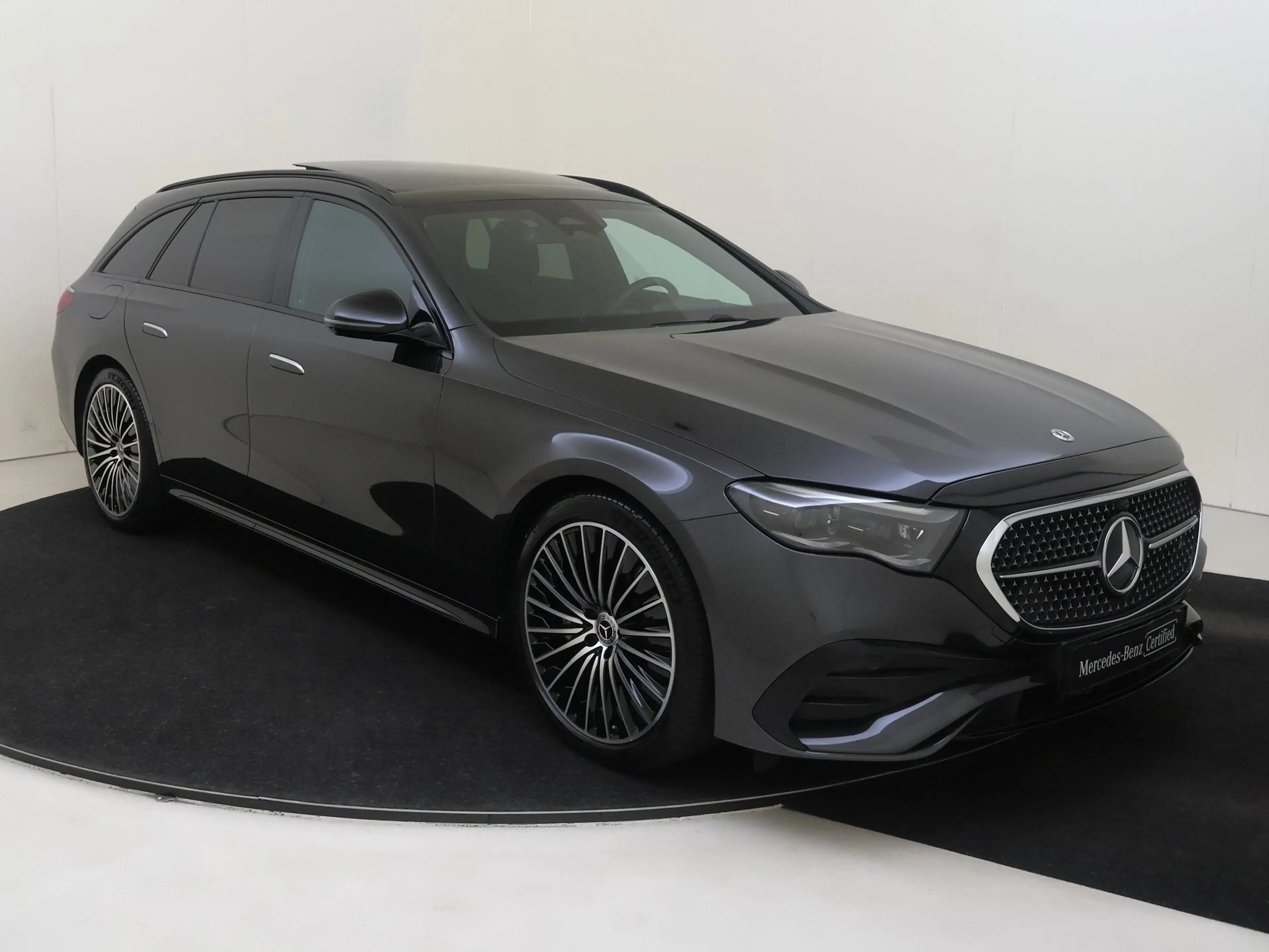 Mercedes-Benz E 300 Estate e Sport Edition /Panoramadak /Memory /Super — photo 4