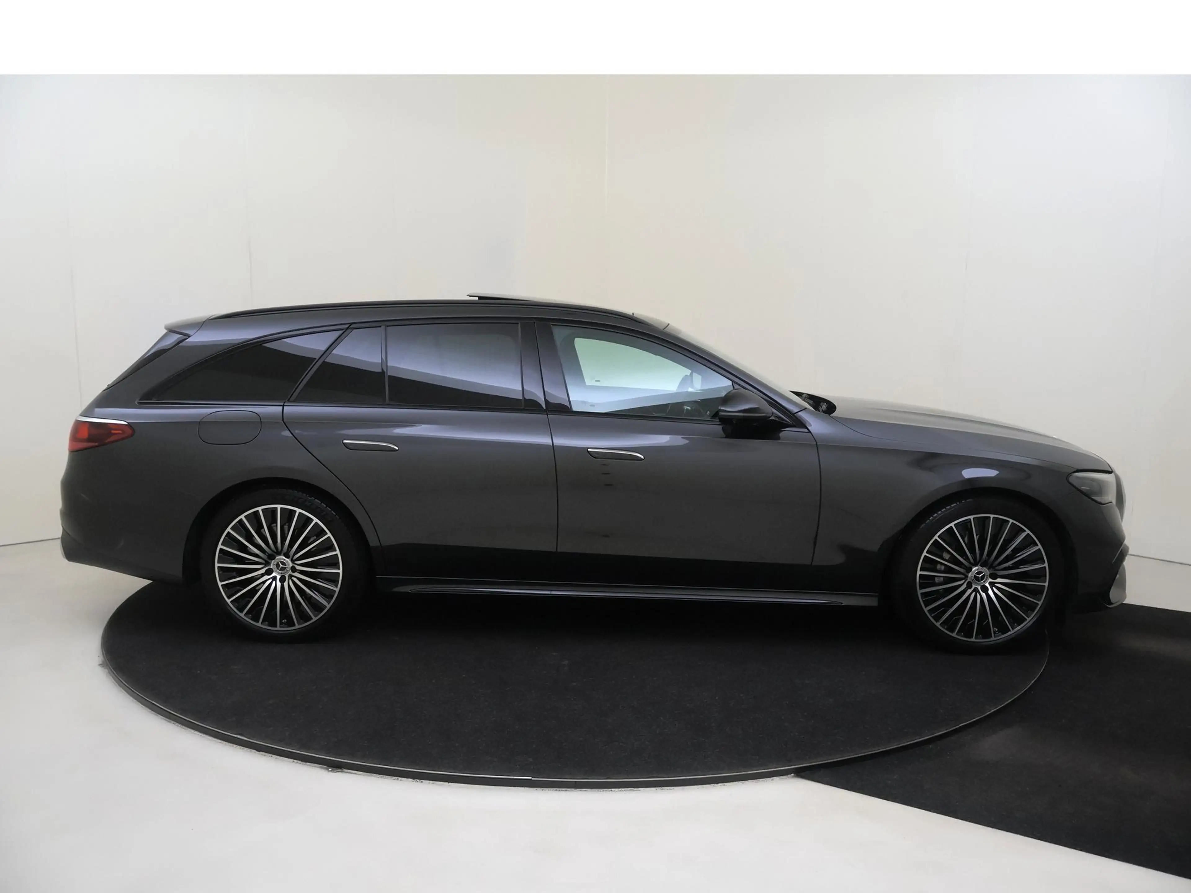 Mercedes-Benz E 300 Estate e Sport Edition /Panoramadak /Memory /Super — photo 9