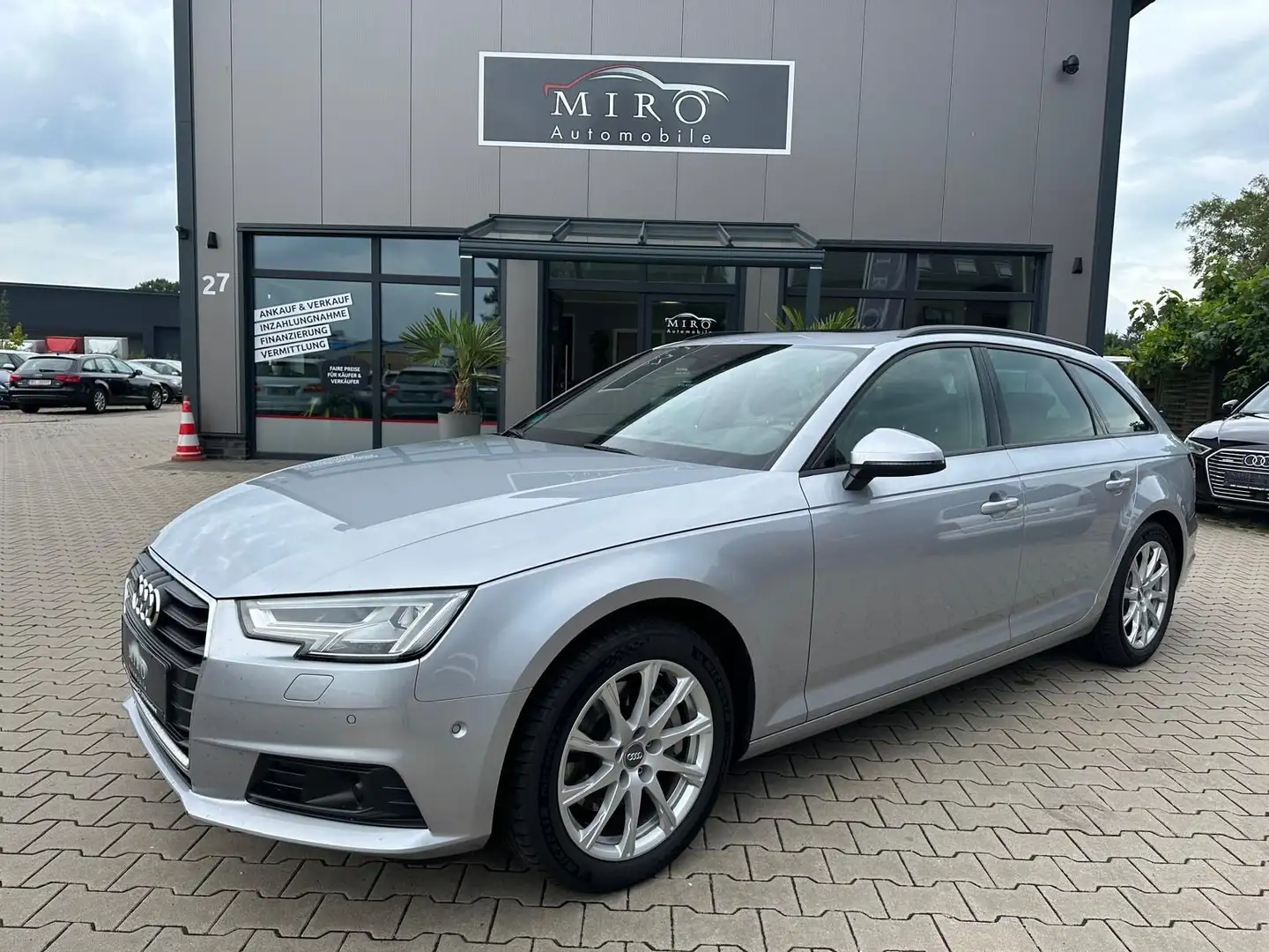 Audi A4 40 TDI S-Tronic quattro Avant/ VOLLAUSTATTUNG Silber - 1