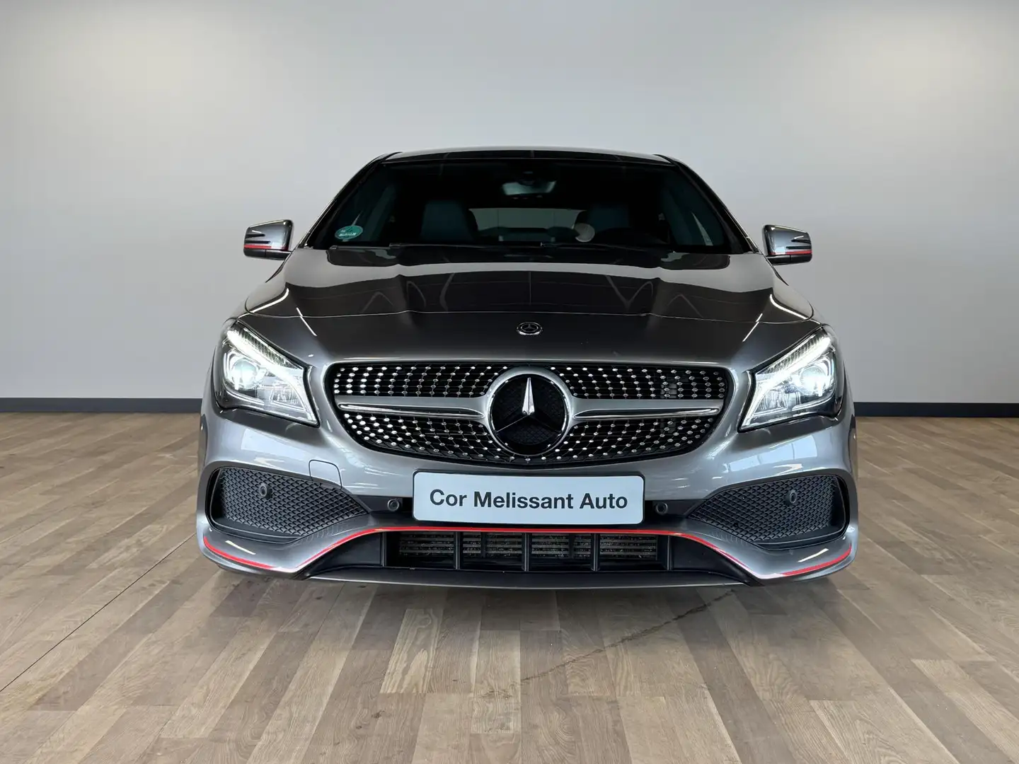 Mercedes-Benz CLA 180 Shooting Brake Business Solution AMG Gris - 2