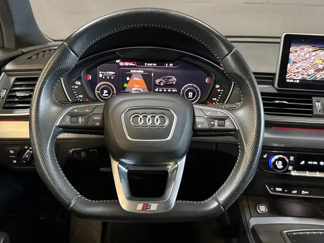 Audi Q5 view 15