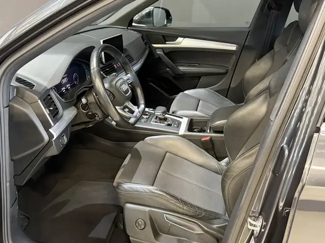Audi Q5 view 6