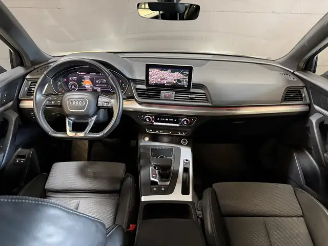 Audi Q5 view 2