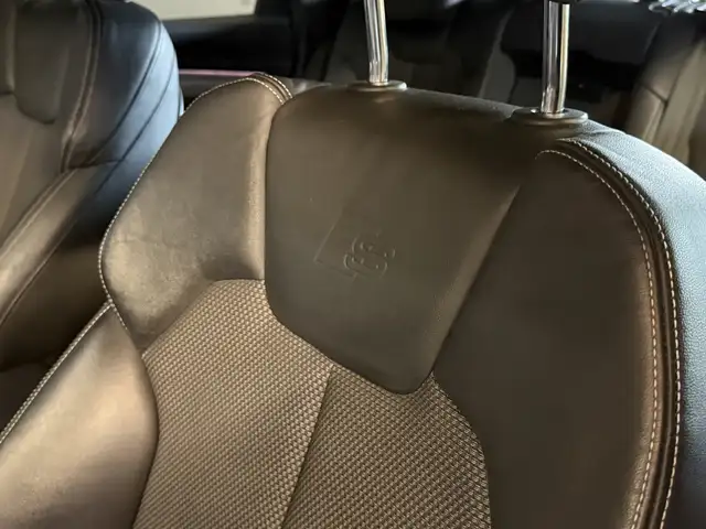 Audi Q5 view 8