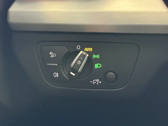 Audi Q5 view 18