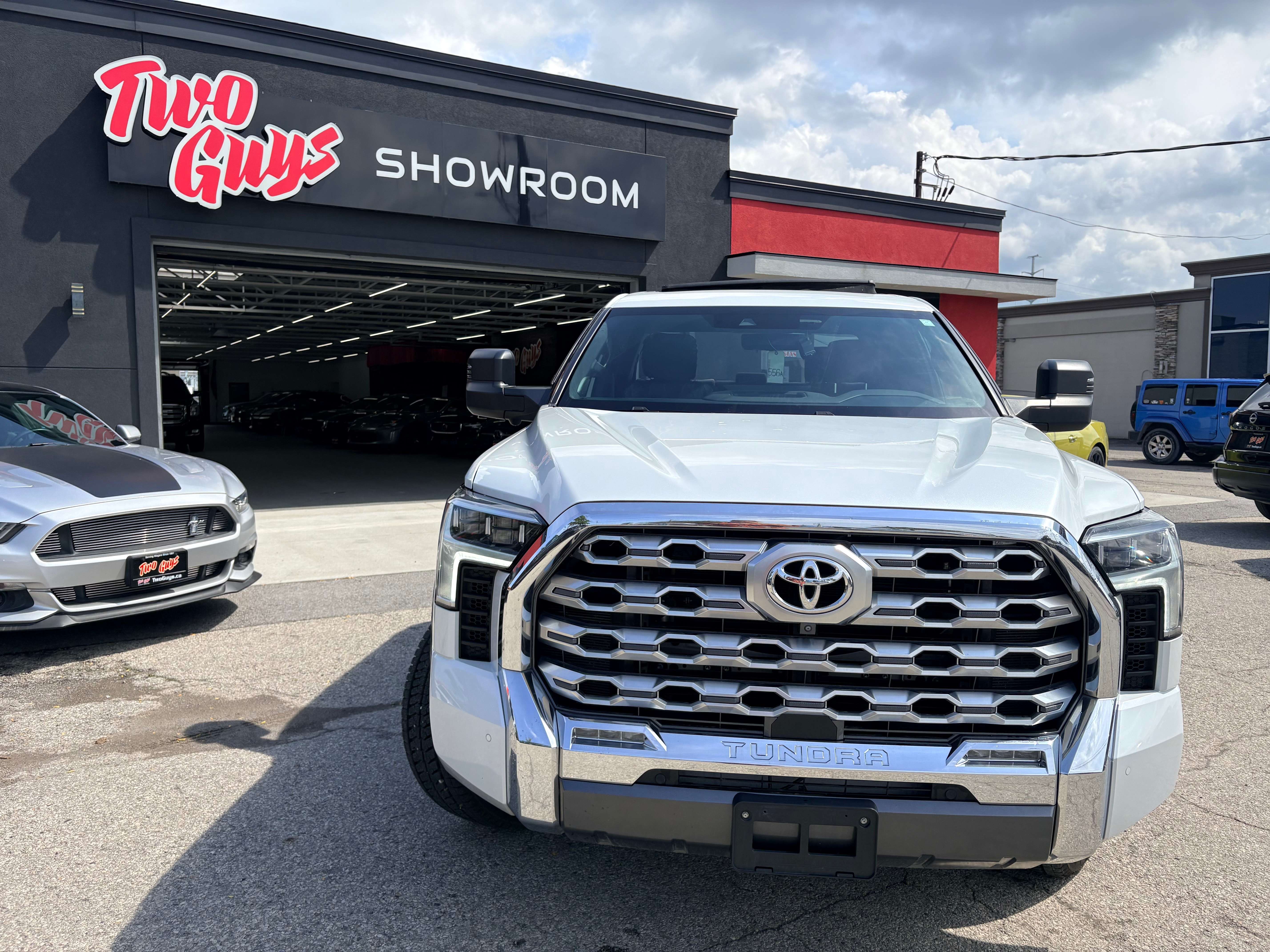 2022 Toyota Tundra CrewMax Crewmax Platinum 4x4 Leather Sunroof Back Up Cam photo 7